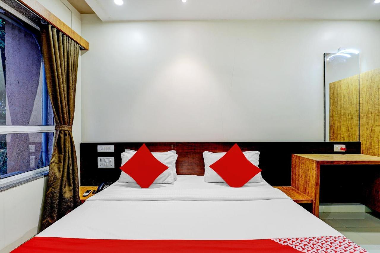 Oyo 77491 Hotel Shreenath Valsad Luaran gambar