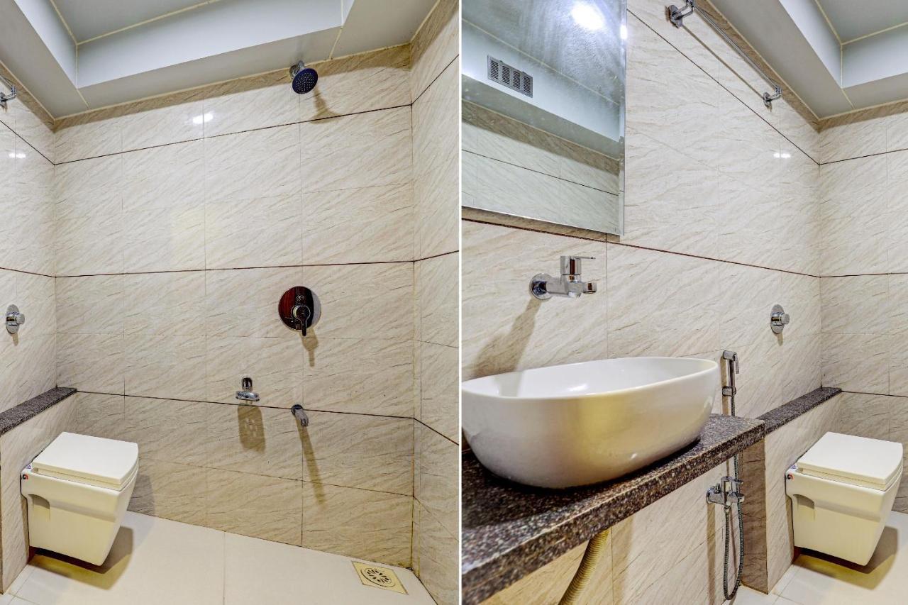 Oyo 77491 Hotel Shreenath Valsad Luaran gambar