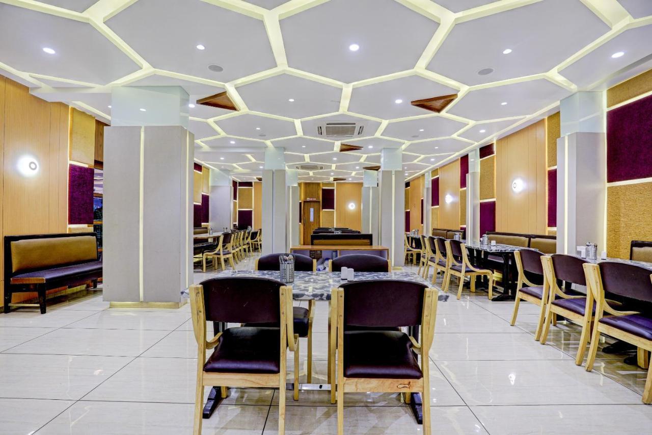 Oyo 77491 Hotel Shreenath Valsad Luaran gambar