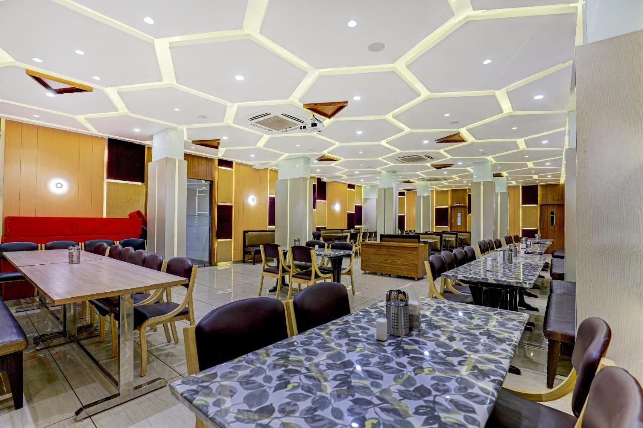 Oyo 77491 Hotel Shreenath Valsad Luaran gambar